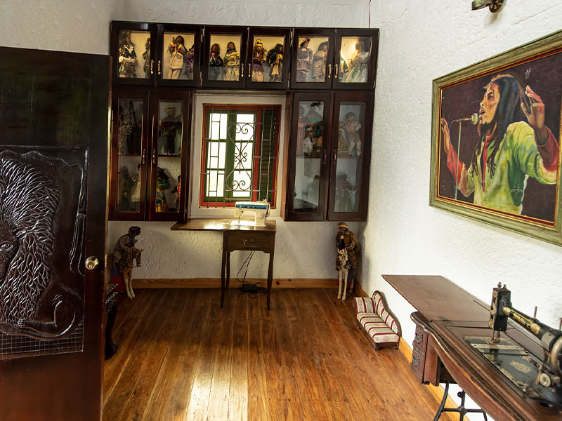 irie-excursions-and-tours-attractions-bob-marley-9-mile-2