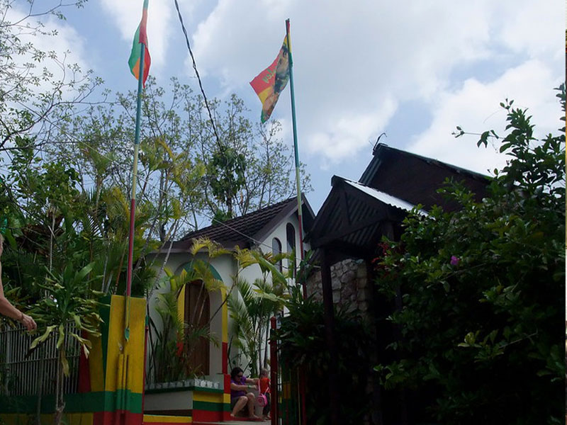 irie-excursions-and-tours-attractions-bob-marley-9-mile-3