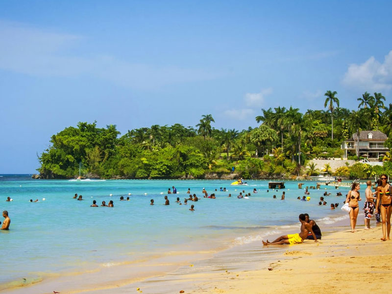 irie-excursions-and-tours-attractions-dunns-river-beach-1